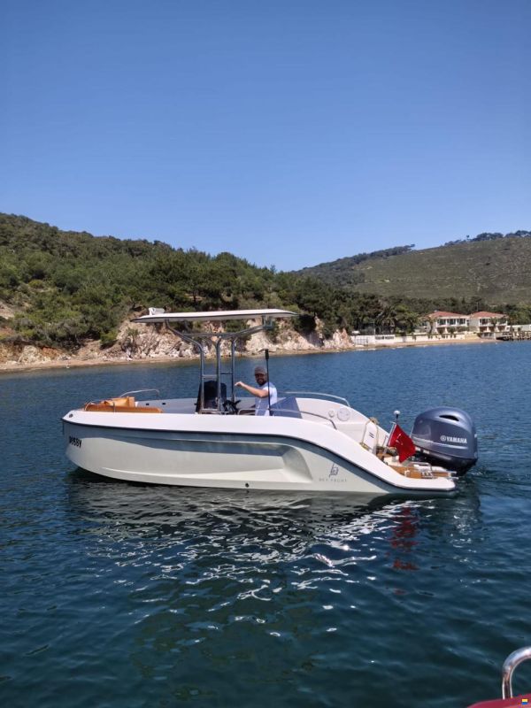 Bey Yacht B18