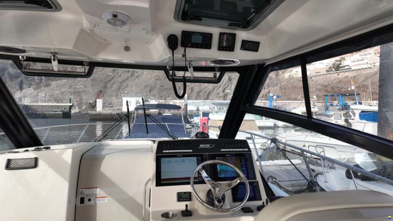 Boston Whaler Conquest 325