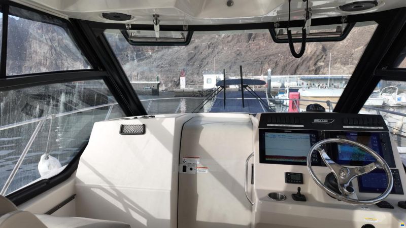 Boston Whaler Conquest 325