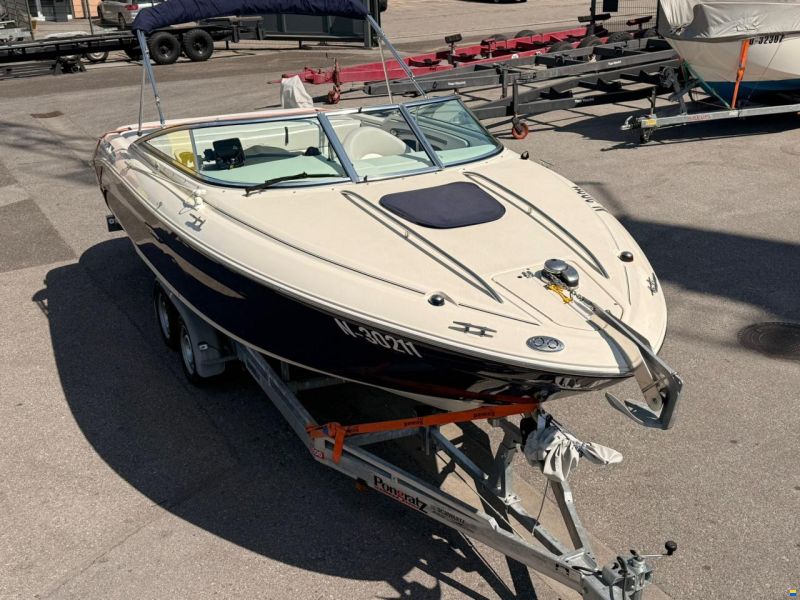 Sea Ray 210 Overnighter