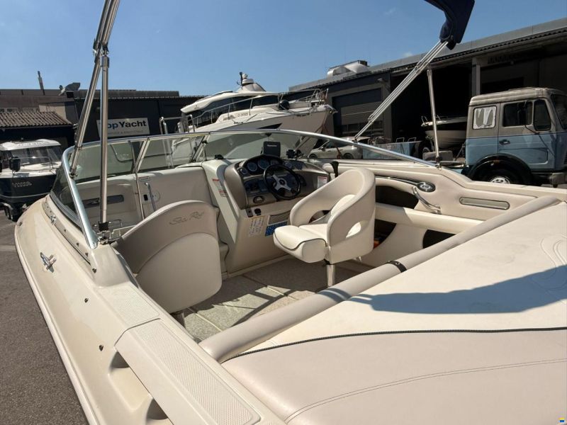 Sea Ray 210 Overnighter
