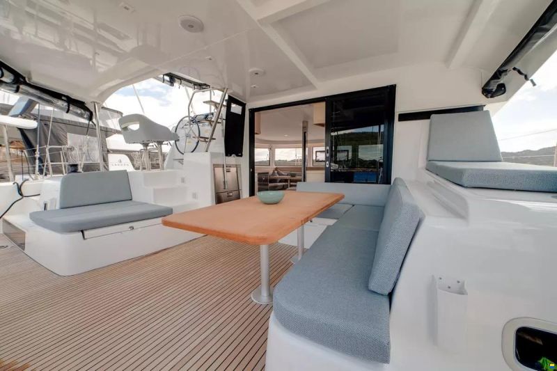 Lagoon 42