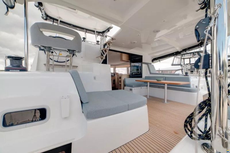Lagoon 42