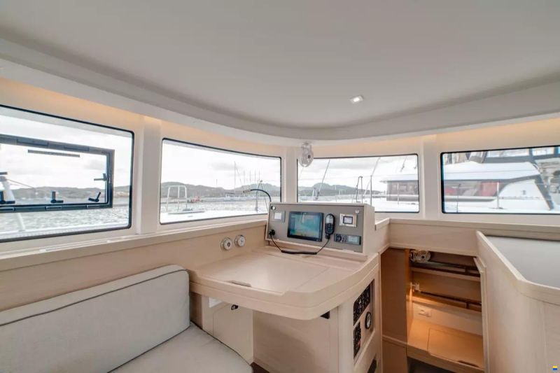 Lagoon 42