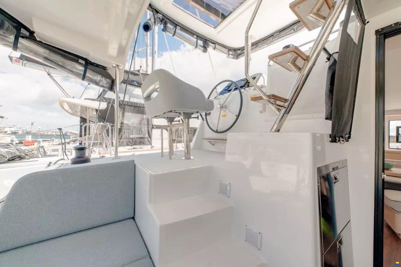 Lagoon 42