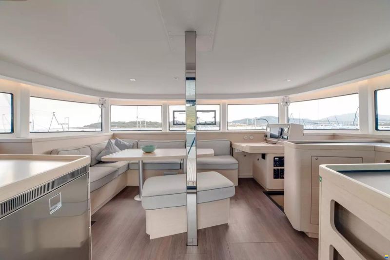Lagoon 42