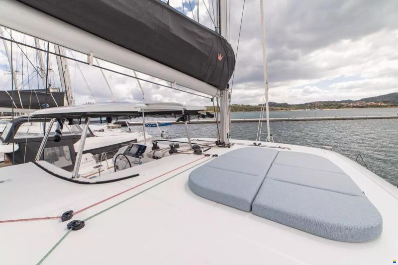 Lagoon 42