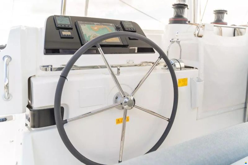 Lagoon 42