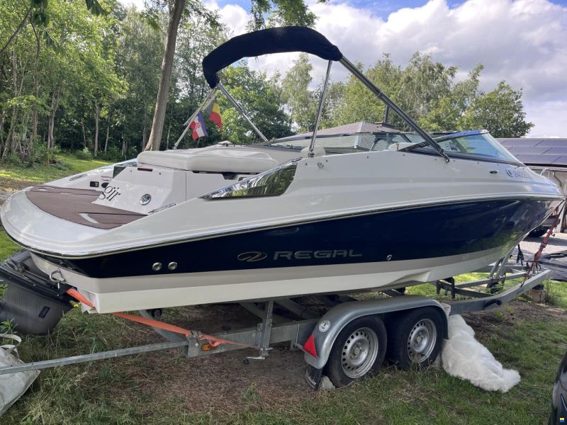 Regal 2250 Cuddy