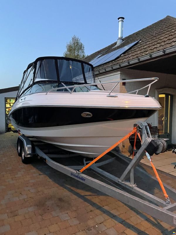 Regal 2250 Cuddy