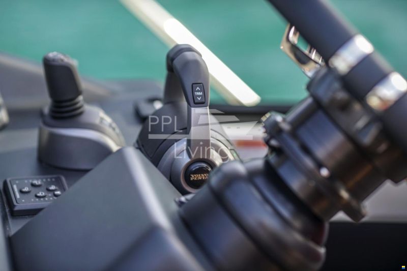 Cranchi M44 HT