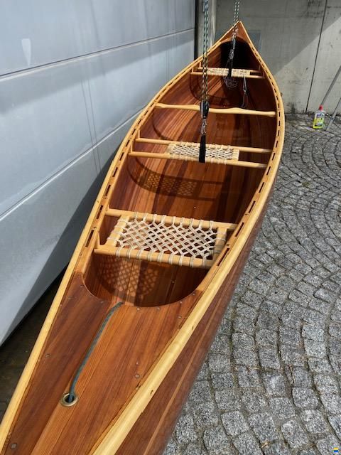 Morley Canoes / 17' Guide