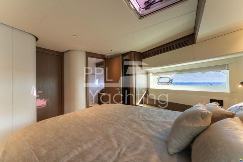 Azimut Magellano 66