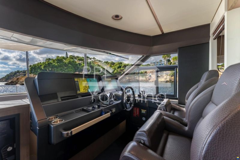 Azimut Magellano 66