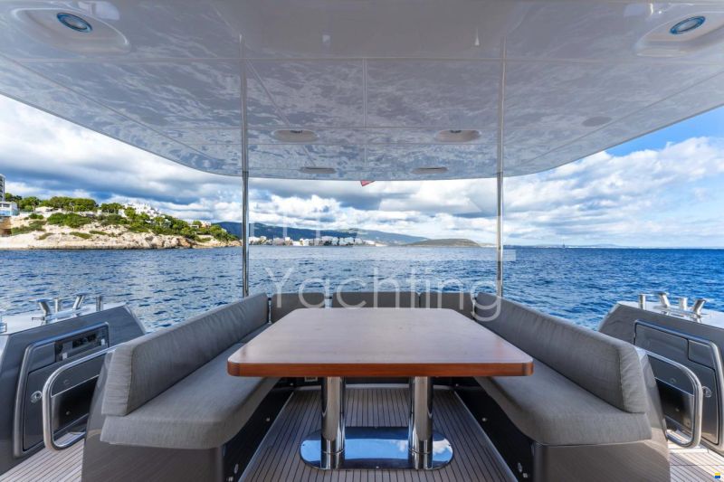 Azimut Magellano 66