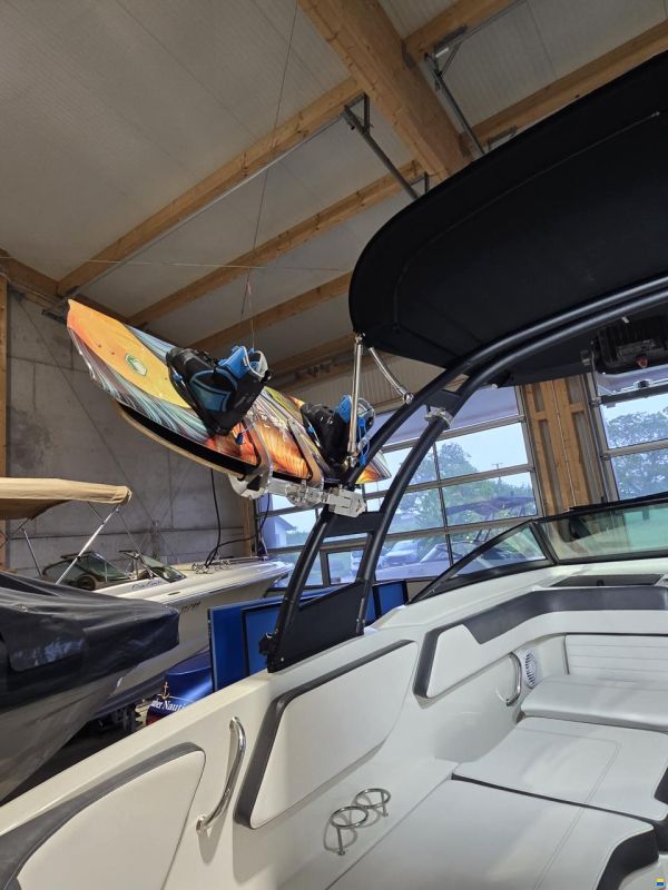 Sea Ray 210 SPX