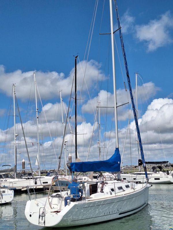 Beneteau First 34.7