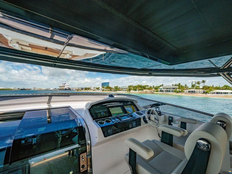 Sunseeker 100 Yacht