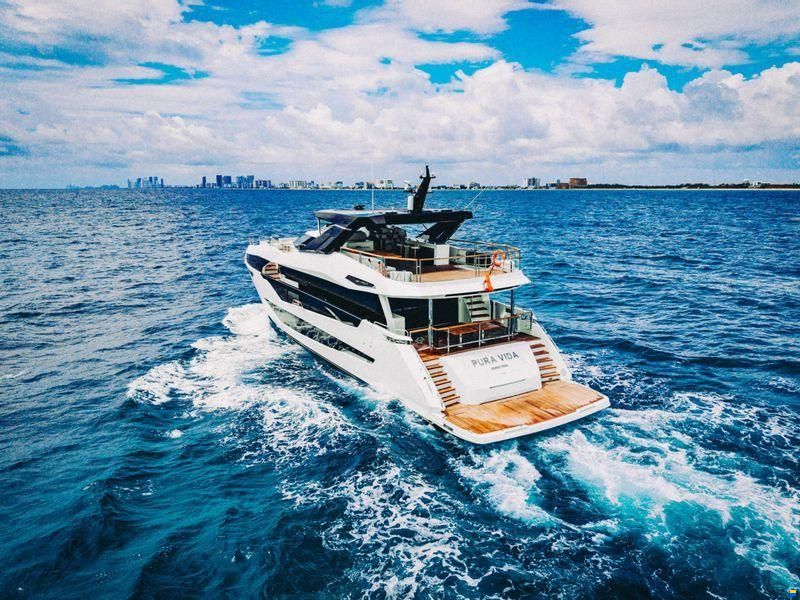 Sunseeker 100 Yacht
