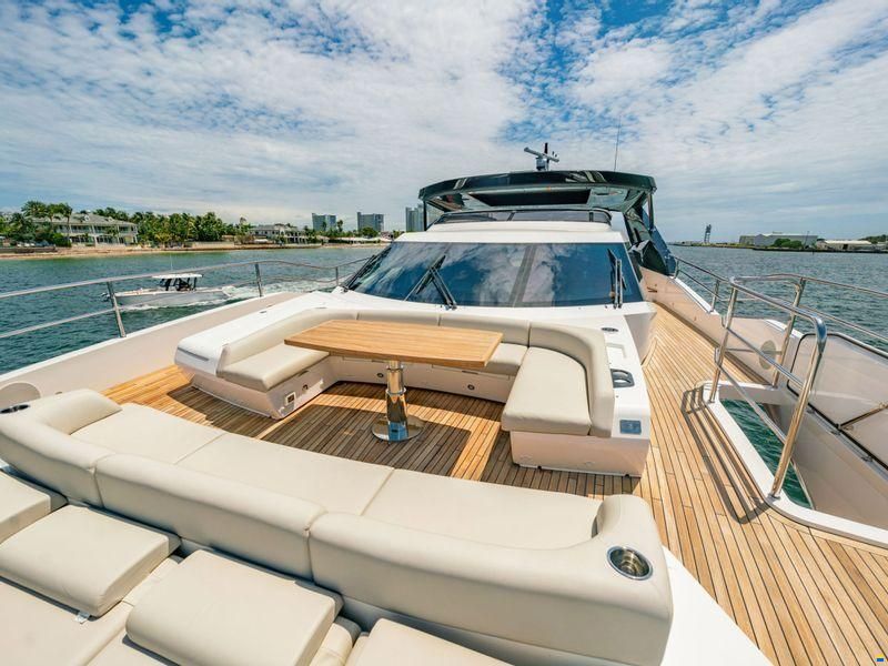 Sunseeker 100 Yacht
