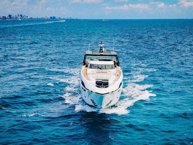 Sunseeker 100 Yacht