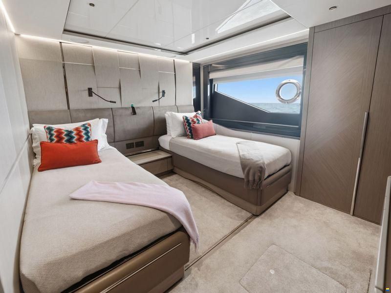 Sunseeker 100 Yacht