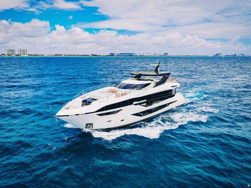 Sunseeker 100 Yacht