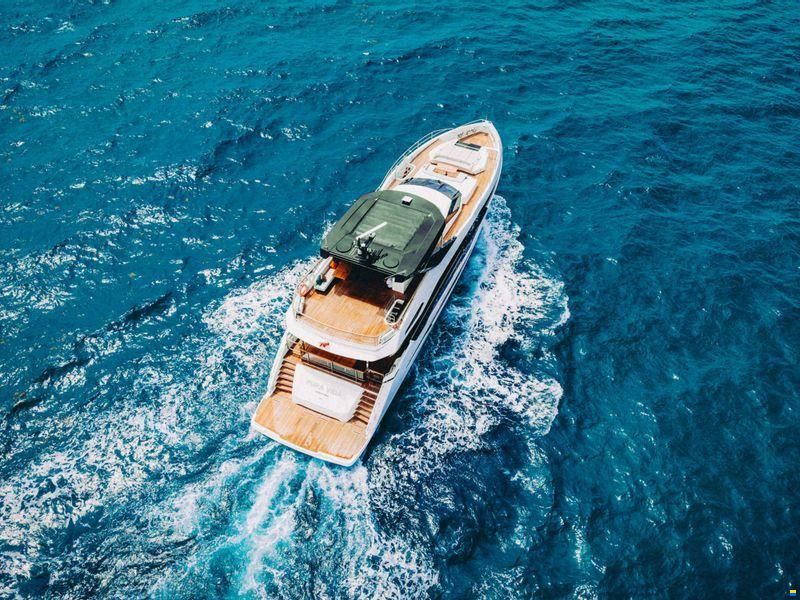 Sunseeker 100 Yacht