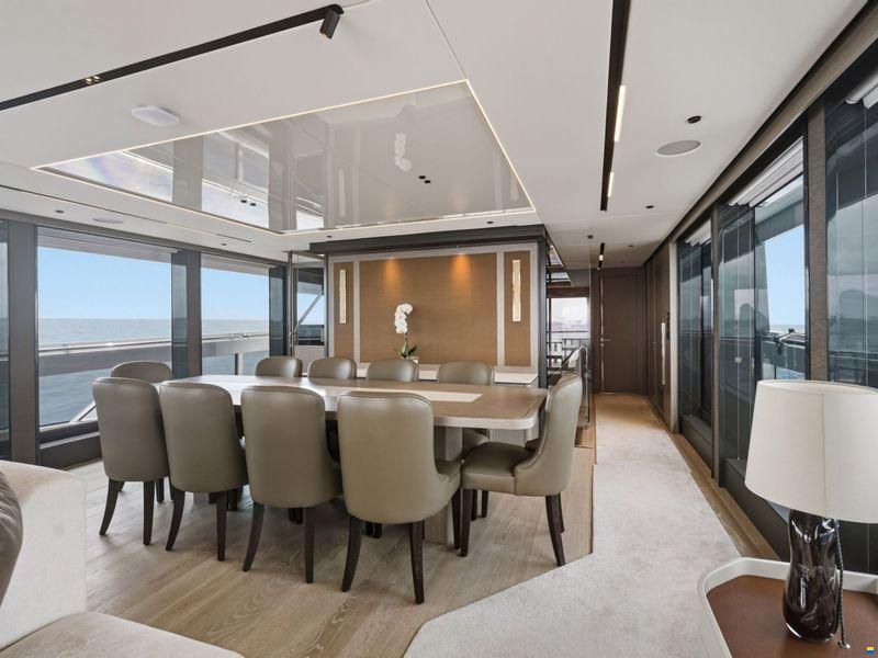 Sunseeker 100 Yacht