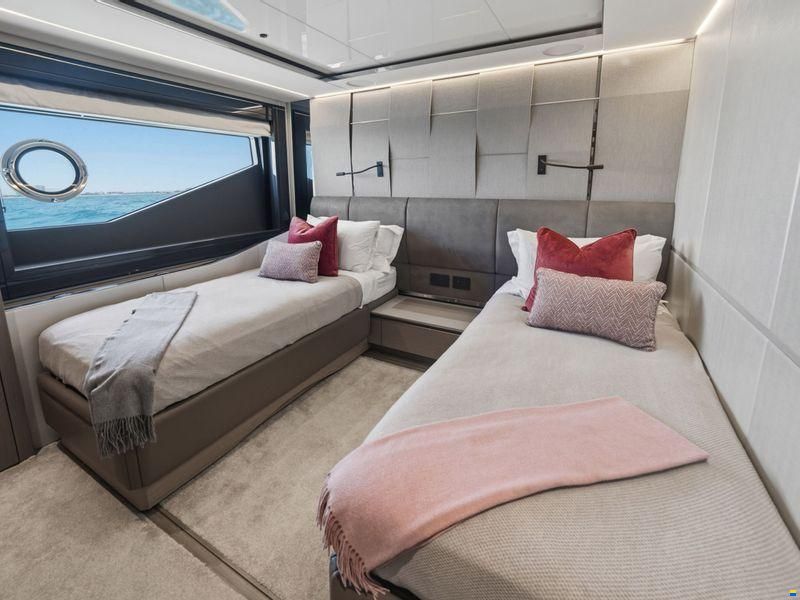 Sunseeker 100 Yacht