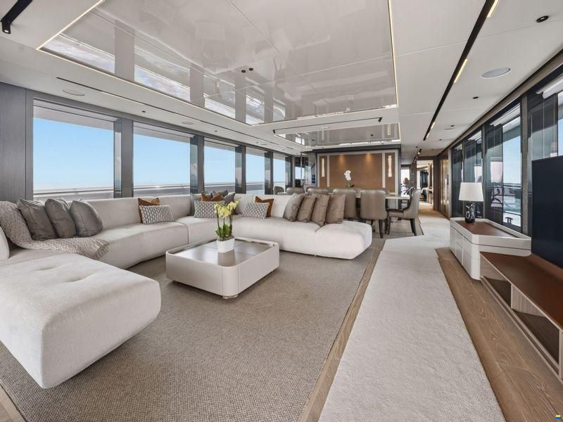 Sunseeker 100 Yacht