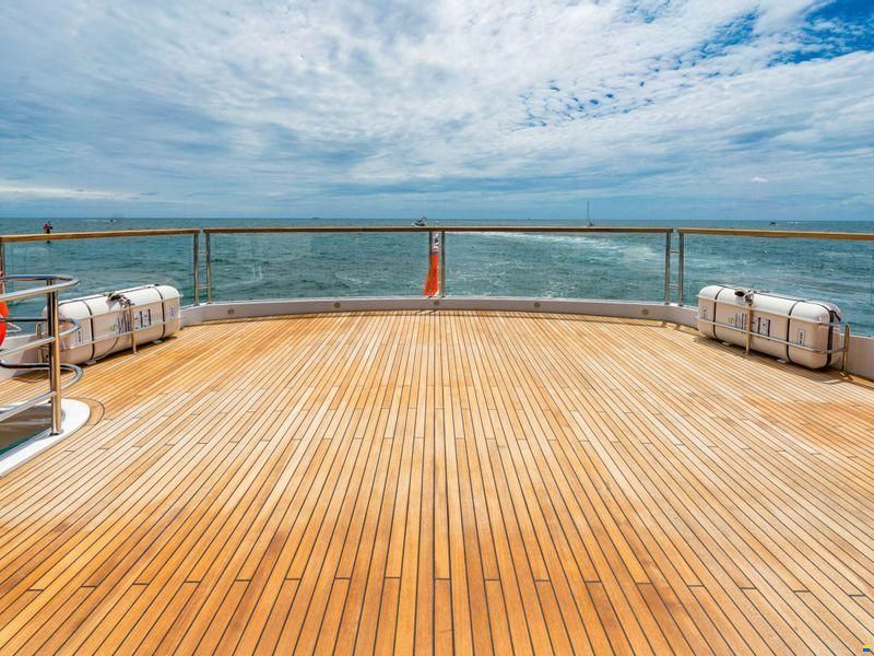 Sunseeker 100 Yacht