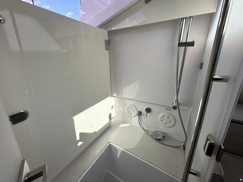 Axopar 37XC Cross Cabin