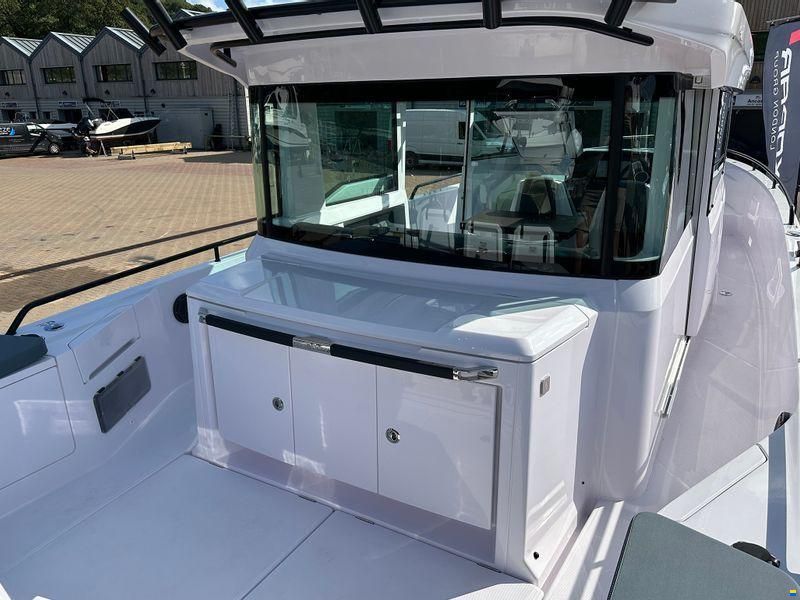 Axopar 37XC Cross Cabin