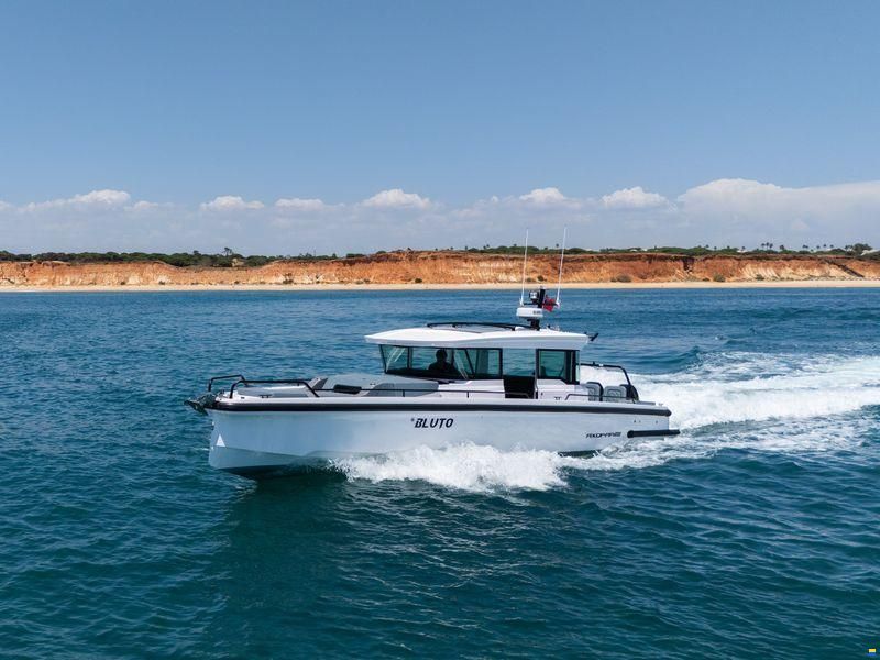Axopar 37XC Cross Cabin