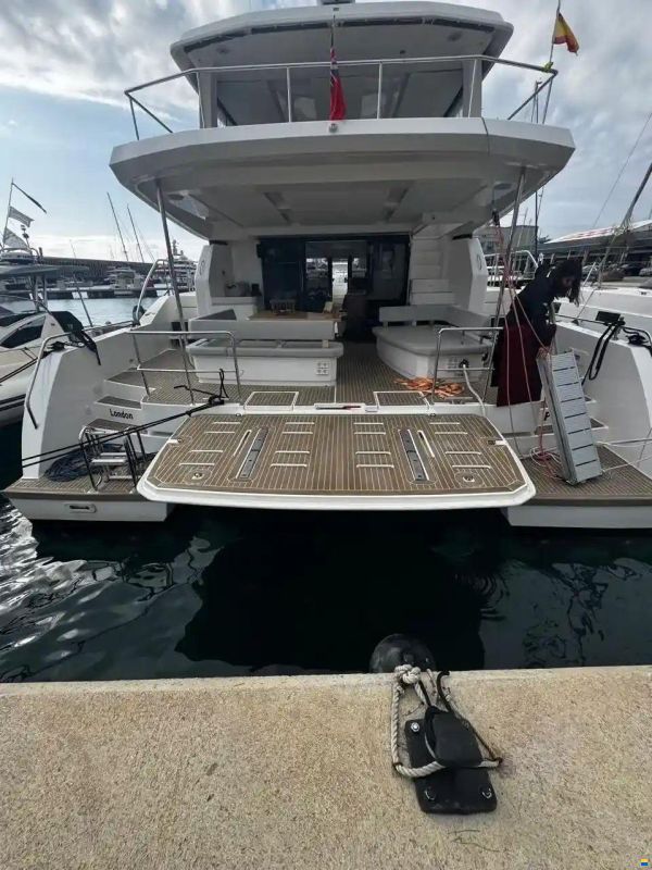 Leopard 53 Powercat