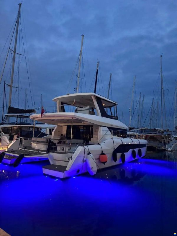 Leopard 53 Powercat