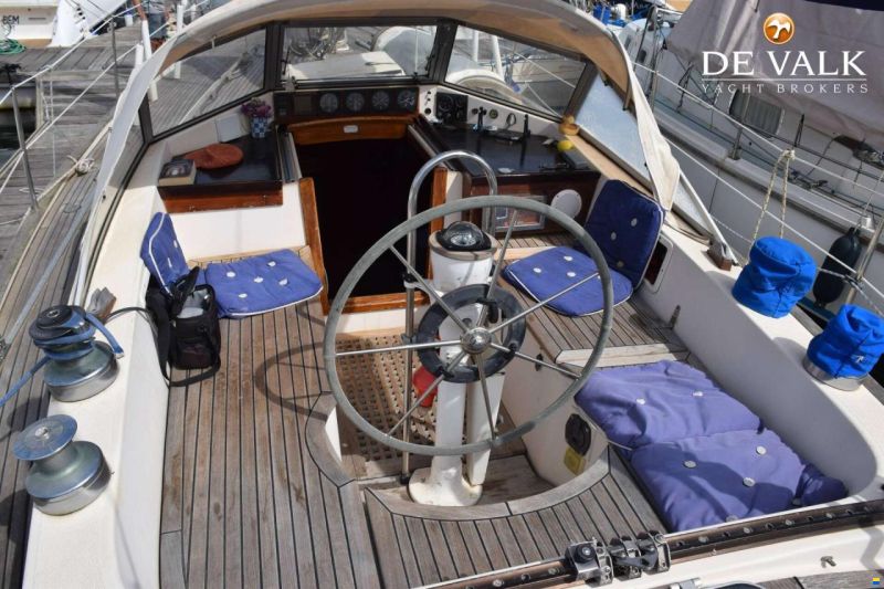 Hallberg-Rassy 352