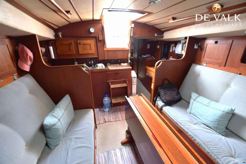 Hallberg-Rassy 352