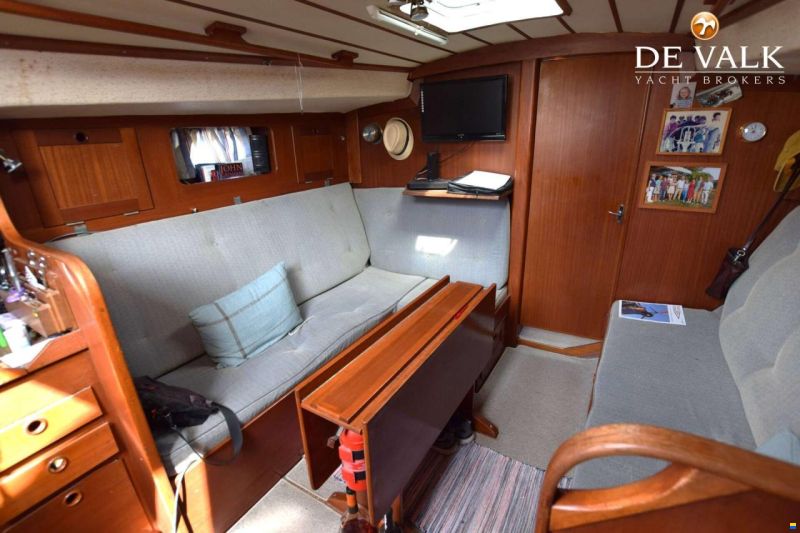 Hallberg-Rassy 352