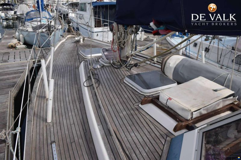 Hallberg-Rassy 352