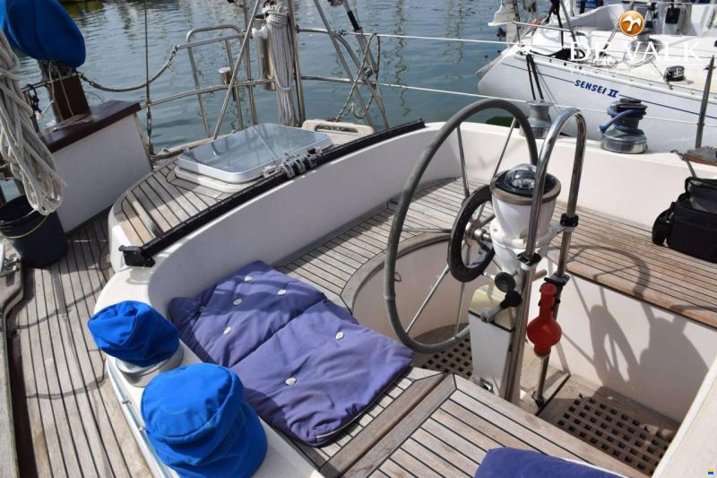 Hallberg-Rassy 352