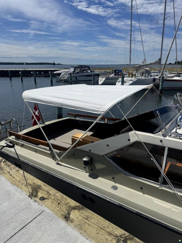 Coronet 24 Midi