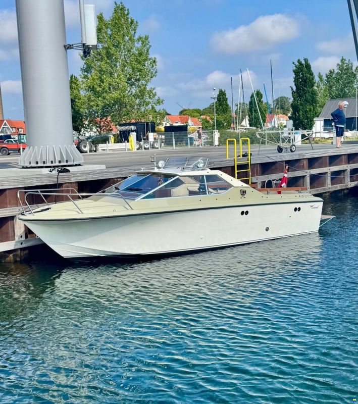Coronet 24 Midi