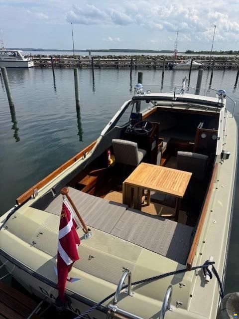 Coronet 24 Midi