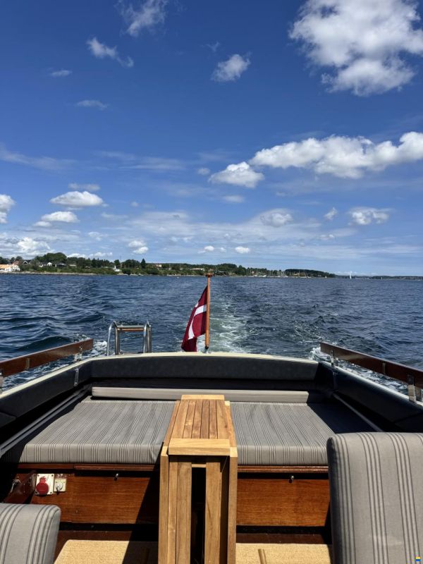Coronet 24 Midi