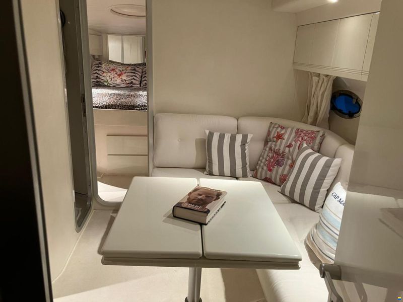Pershing 38