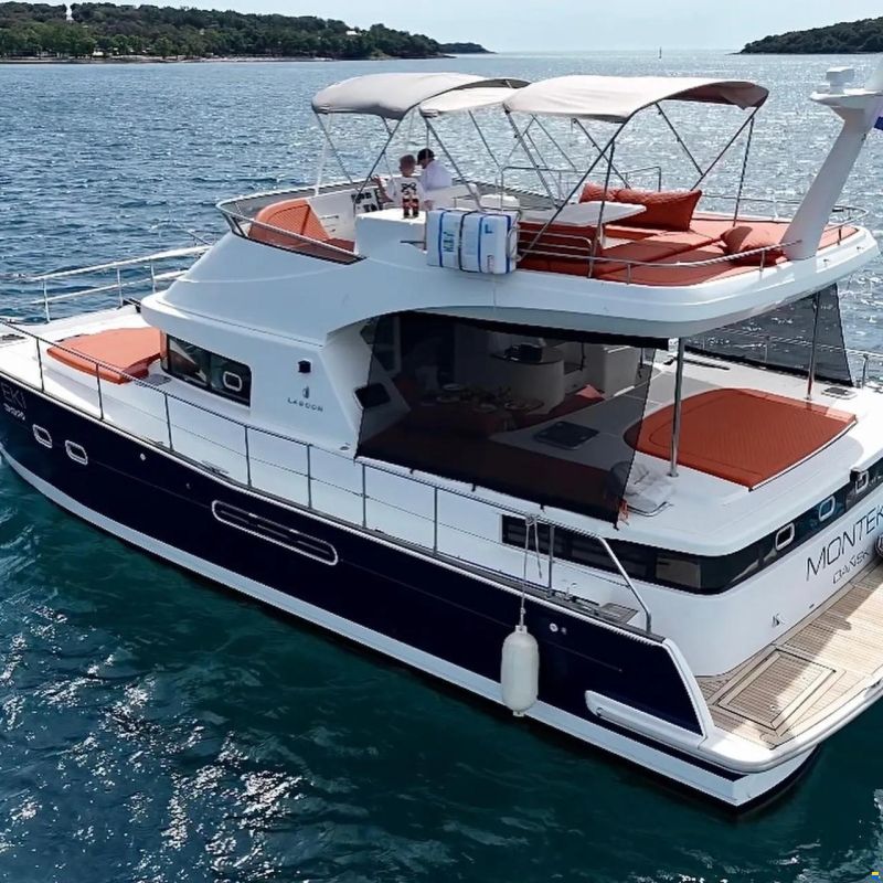 Lagoon Power 44