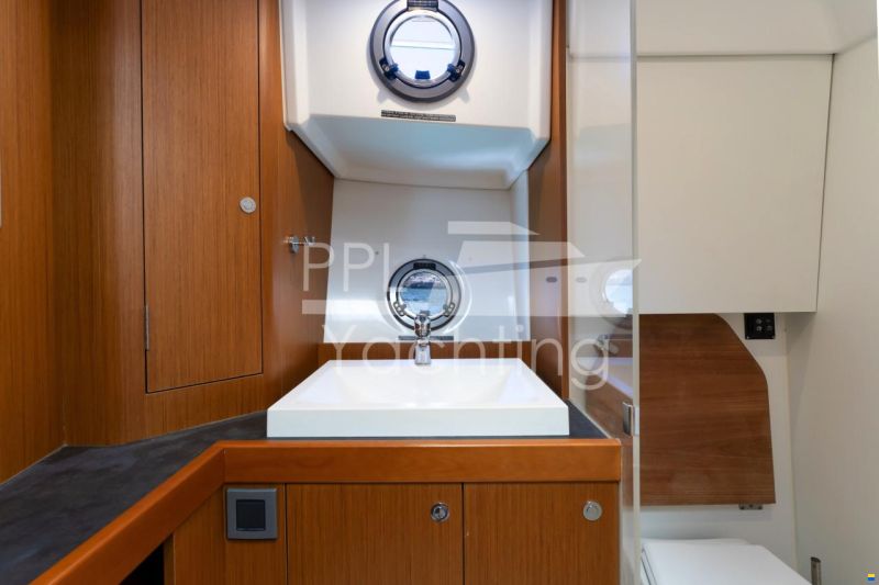 Beneteau Swift Trawler 35