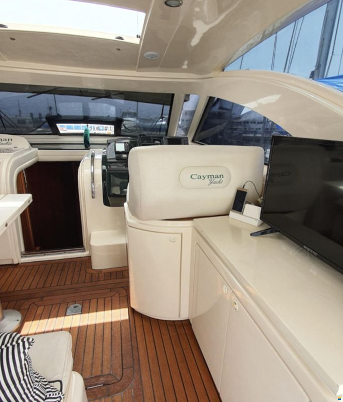 Cayman 38WA